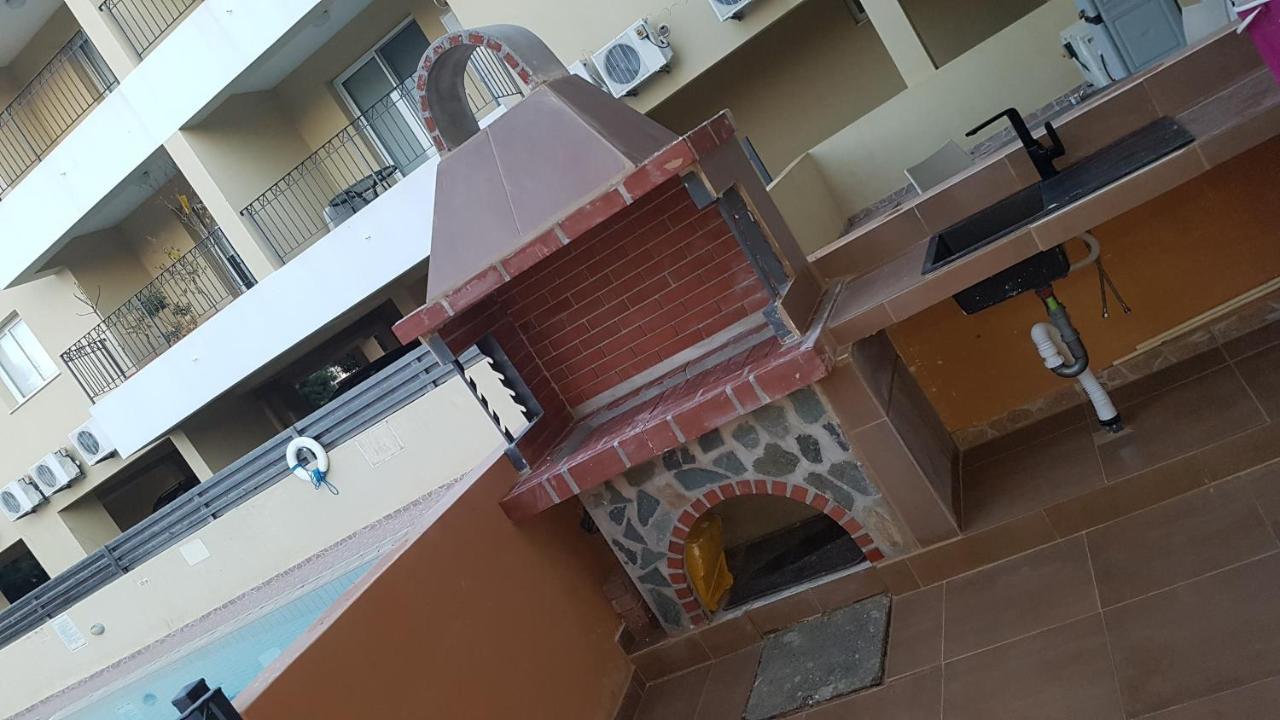 Chairallas Nicoleta Paralimni Bagian luar foto